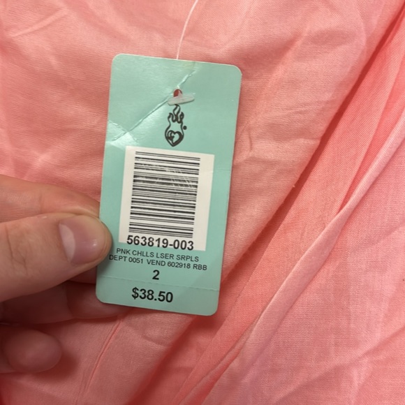 NWT Torrid light pink v neck lightweight blouse top 2X - Picture 4 of 8